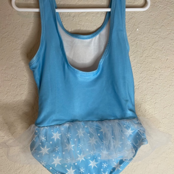 Girls Disney’s Elsa swimsuit. Size 4T - Picture 2 of 5